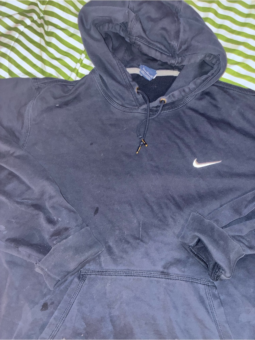 Nike Men’s Dark Navy Hooded Sweatshirt with White Swoosh